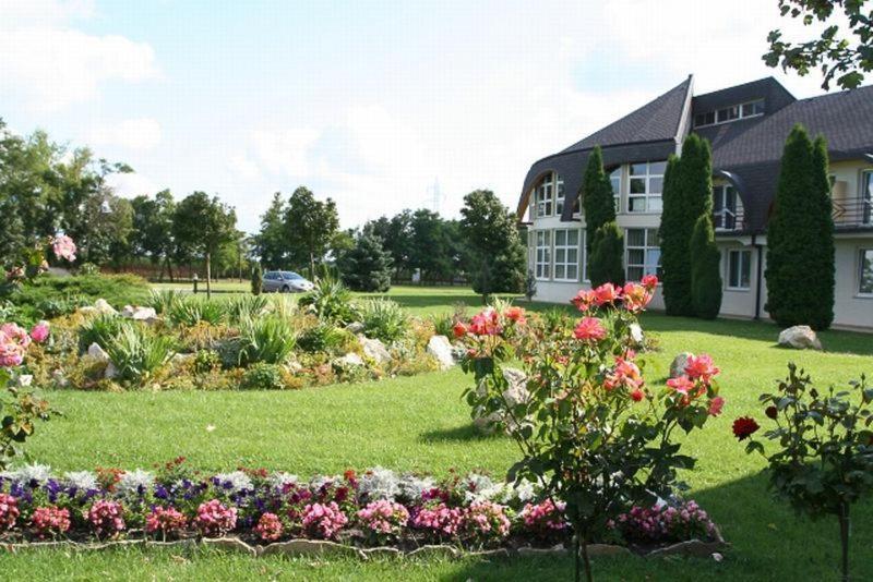 Hotel Ovit Keszthely Eksteriør bilde