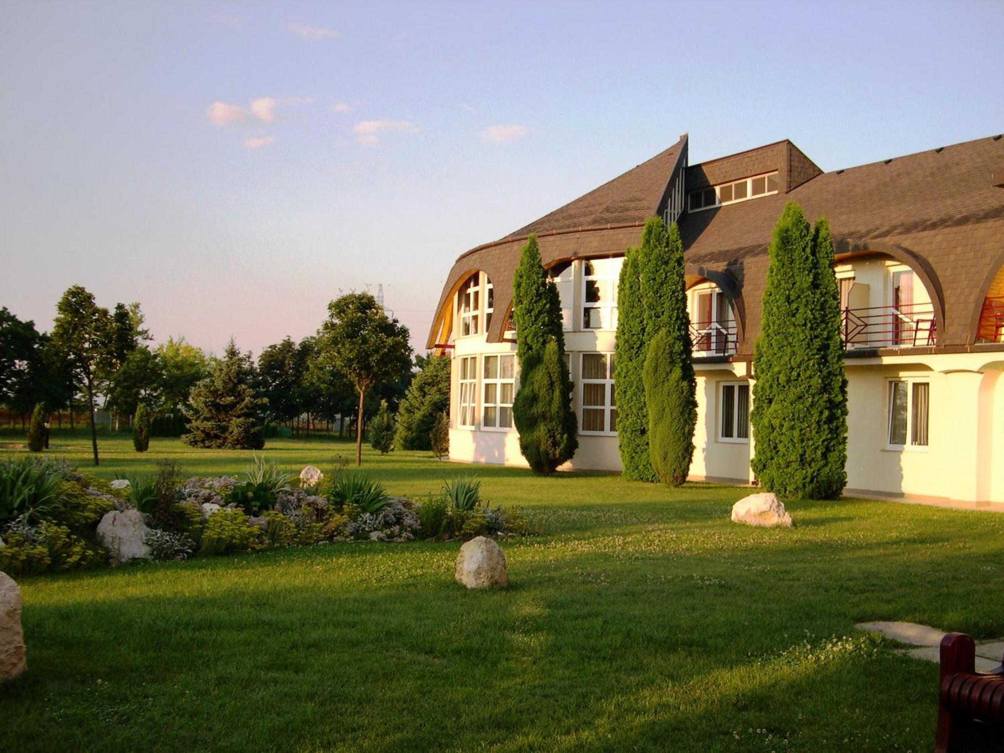 Hotel Ovit Keszthely Eksteriør bilde