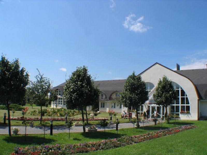 Hotel Ovit Keszthely Eksteriør bilde